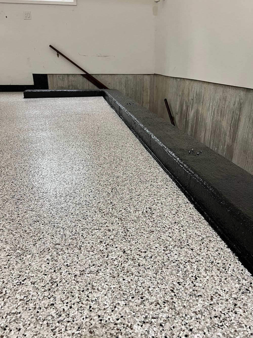 Gallery photos for Flake Epoxy Garage Floor with Black Trim in Indianapolis: Image #5