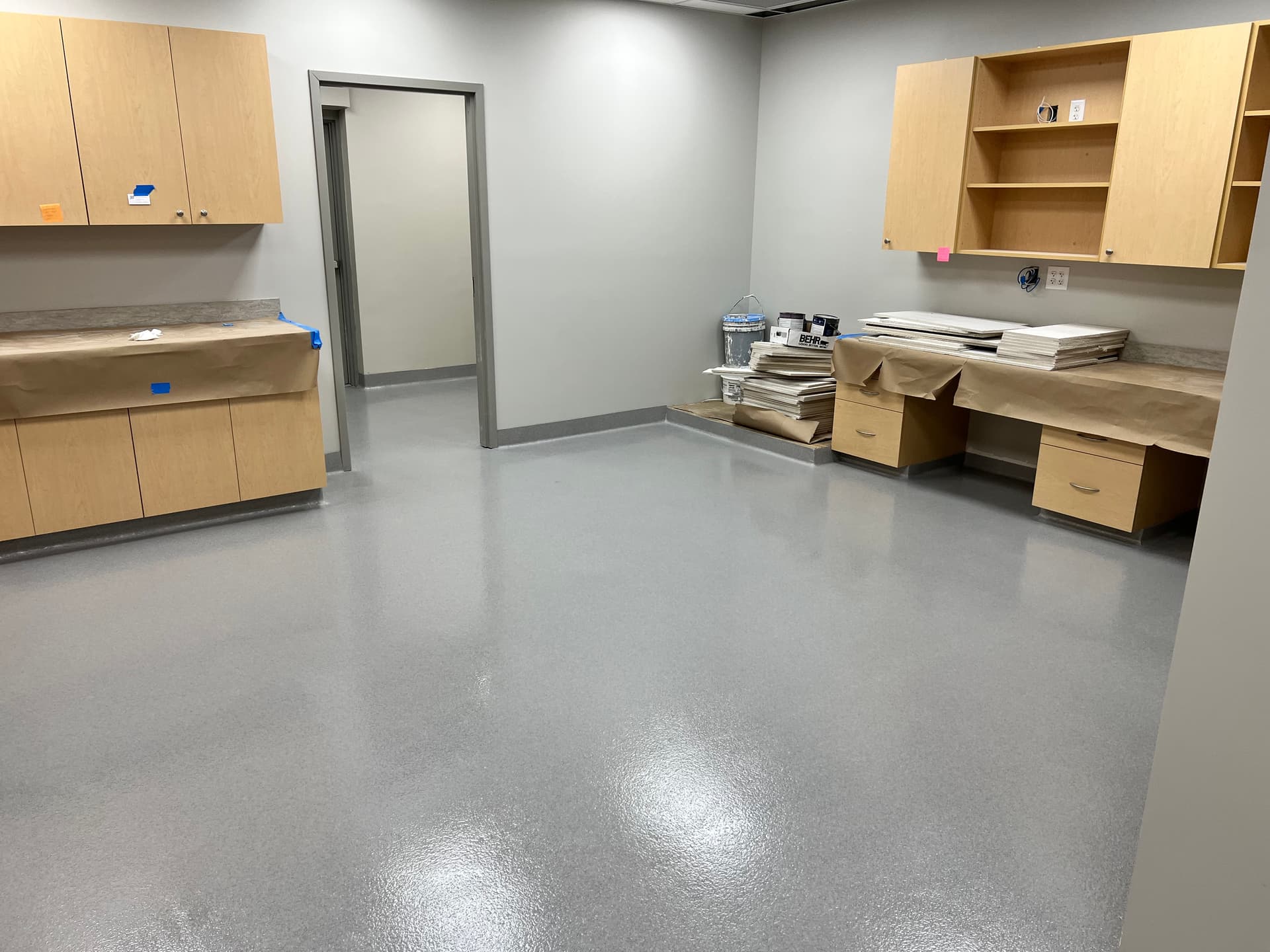 Quartz Broadcast Floor Coating at a Pet Wellness Clinic in Noblesville image